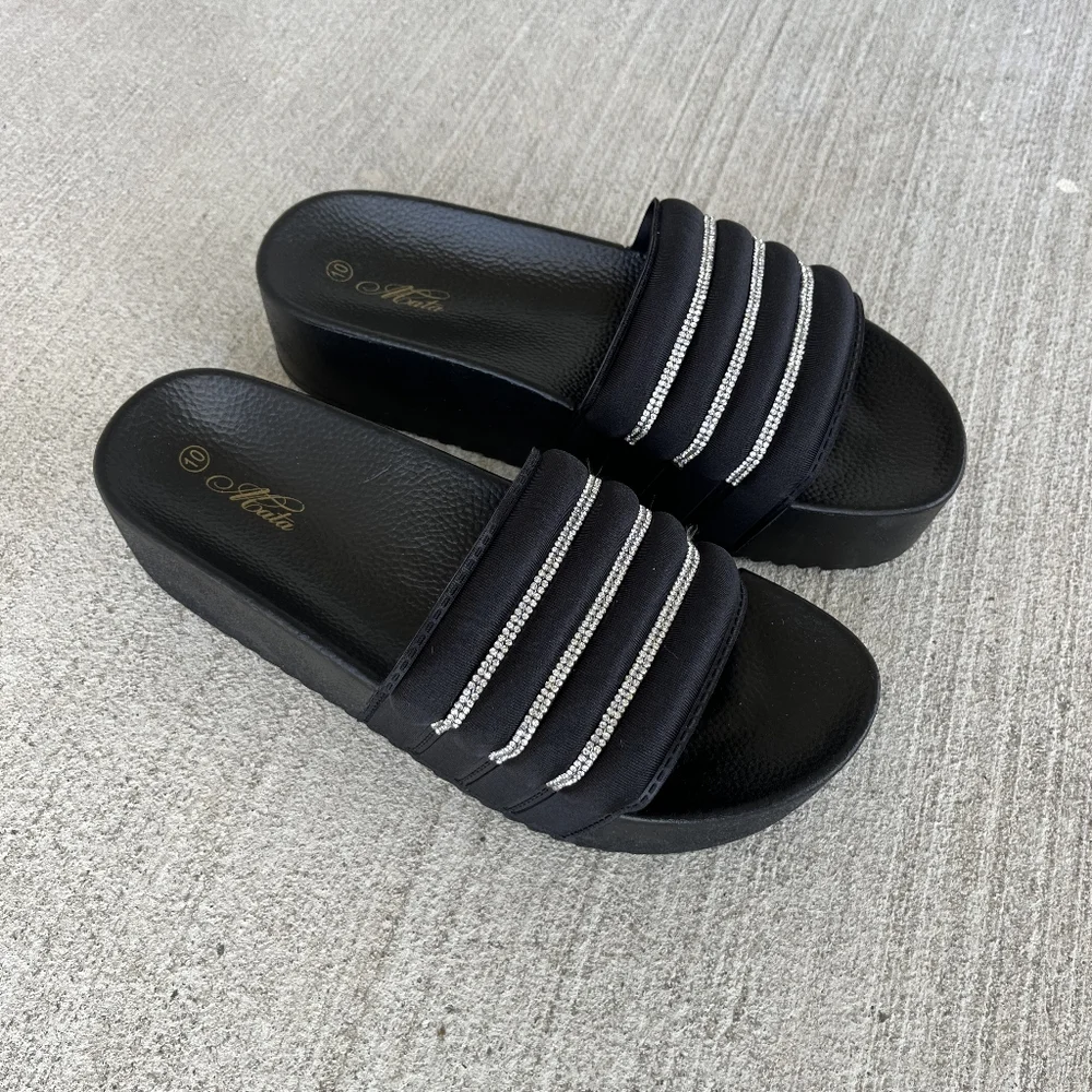 Sandles - Picture 2 of 2